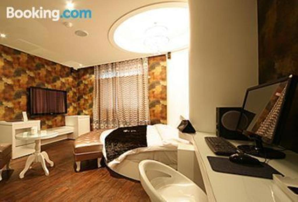 Ever Tourist Hotel Bucheon Exterior foto